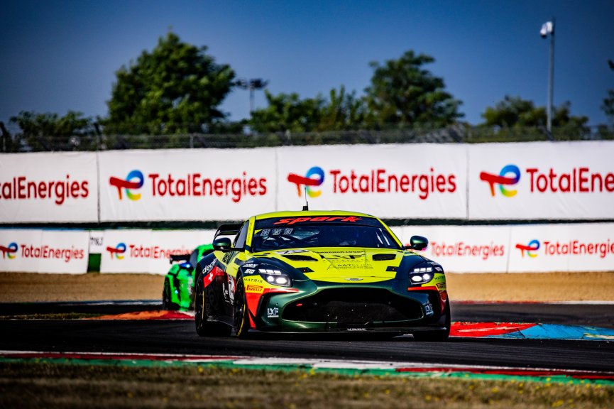 #74 - Racing Spirit Of Léman - Victor Weyrich - Mateo Villagomez - Aston Martin Vantage AMR GT4 EVO - Silver, FFSA GT
