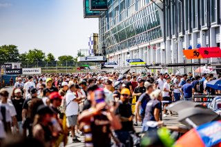 Ambiance, Pit Walk
 | TWENTY-ONE CREATION