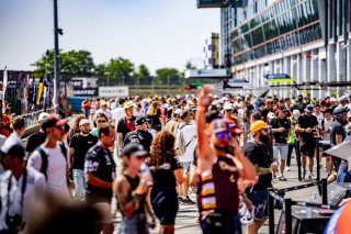 Ambiance, Pit Walk
 | TWENTY-ONE CREATION