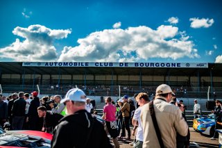 AMBIANCE, GRID WALK
 | TWENTY-ONE CREATION
