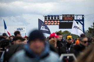AMBIANCE, GRID WALK
 | &copy;&nbsp;SRO - TWENTY-ONE CREATION | Jules Benichou