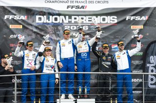 PODIUM
 | &copy;&nbsp;SRO - TWENTY-ONE CREATION | Jules Benichou