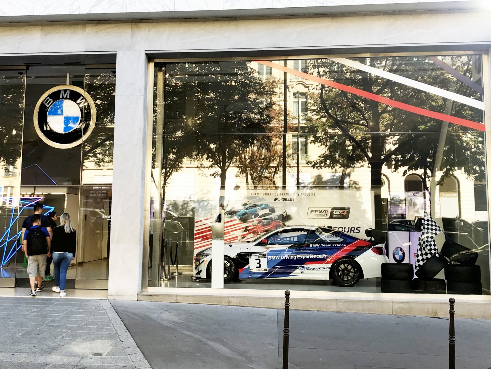 Le GT4 débarque à Paris !