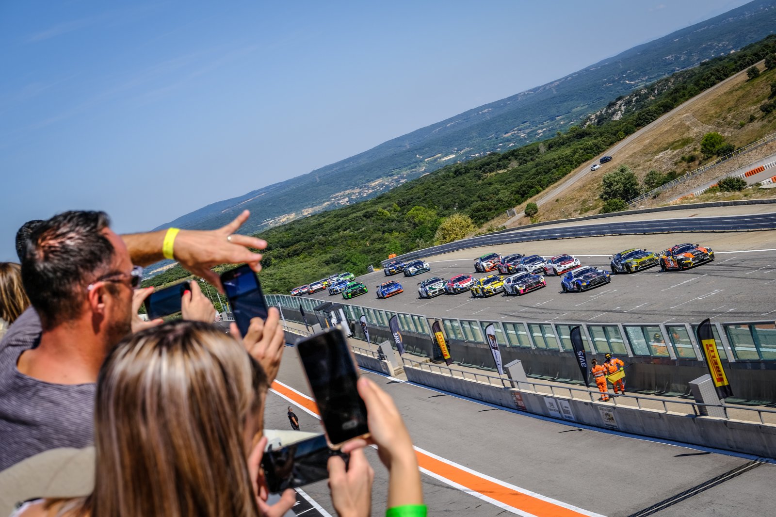 Debard et Gachet vainqueurs à Lédenon, les championnats restent ouverts