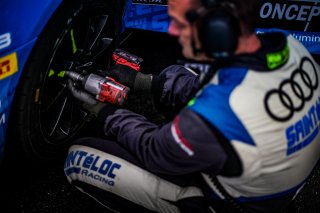 #42 - Sainteloc Racing - Gregory Guilvert - Christophe Hamon - Audi R8 LMS GT4 - Pro-Am, Essais Libres 1, FFSA GT, Pitlane
 | © SRO - TWENTY-ONE CREATION | Jules Benichou