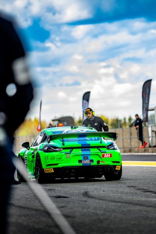 #99 - AV RACING - Mateo Salomone - Rudy Servol - Porsche 718 Cayman GT4 RS CS - Am, FFSA GT
 | © SRO - TWENTY-ONE CREATION | Jules Benichou
