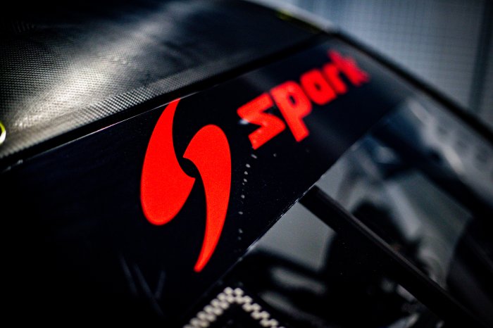 SRO Motorsports Group annonce un nouveau partenariat avec Spark, spécialiste mondial des miniatures automobiles de collection